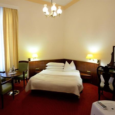 Hotel Am Kochbrunnen Wiesbaden Exterior foto